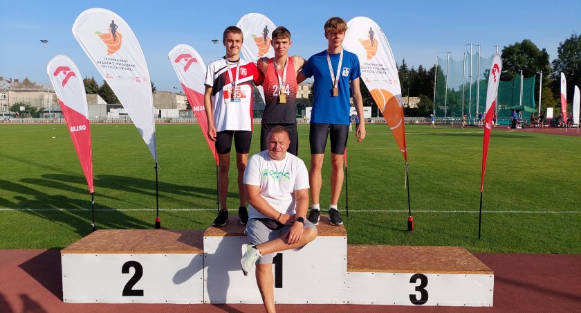 Trzy złote medale dla UKS. Bieganie.pl Stryszawa w międzywojewódzkich zawodach lekkoatletycznych