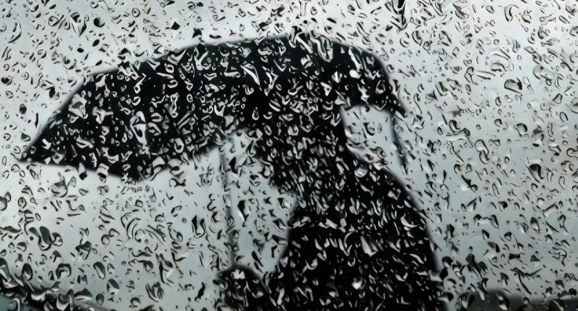 Alert RCB - uwaga na deszcz i burze. Byle do poniedziałku