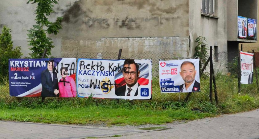 Nocny atak na banery 
