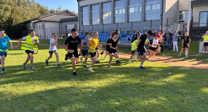 Biegiem po złotą latarkę w Sidzinie