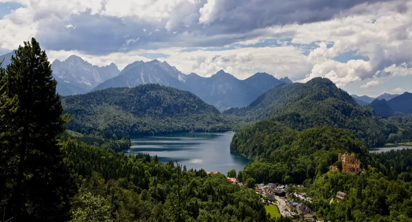 Wiersze z podróży przez Alpy i o Lourdes