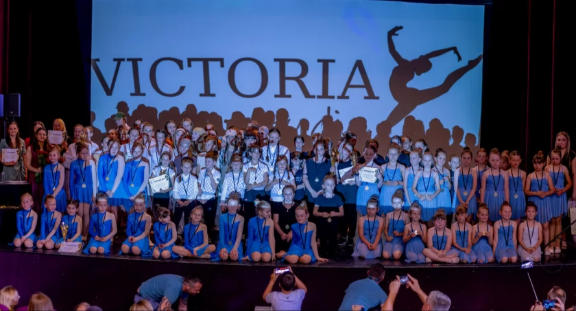 VICTORIA dance studio ogłasza nabór uzupełniający na zajęcia taneczne i akrobatyczne!