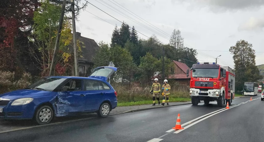 Zawoja: Zderzenie skody z autobusem 