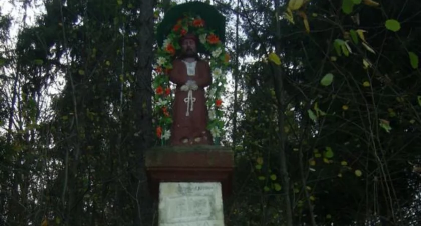 Kapliczka na Koźlu w Krzeszowie z legendarną opowieścią