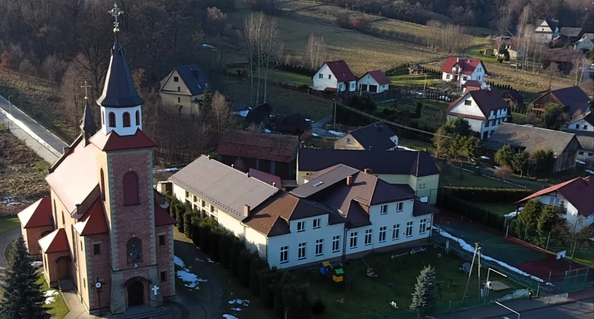 Szkoła w Jachówce do wyburzenia? 