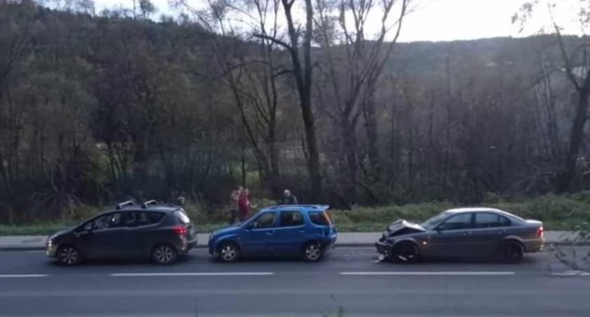 Sucha Beskidzka: Trzy auta rozbite na drodze krajowej 