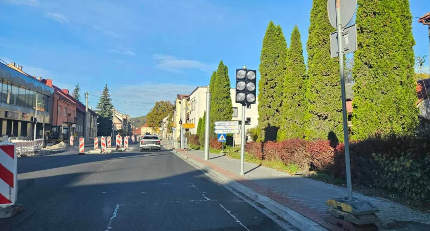 Modernizacja drogi krajowej nr 28: Jakie utrudnienia czekają mieszkańców?