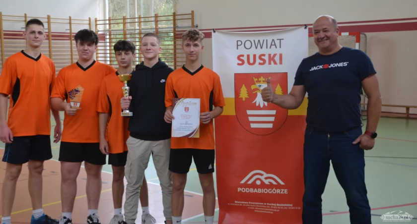 Chłopcy z Grzechyni triumfują w koszykówce 3x3 w ramach Igrzysk Młodzieży Szkolnej