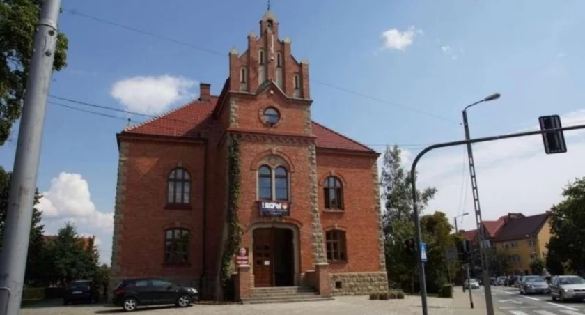 Chce, by miasto upomniało się o reparacje
