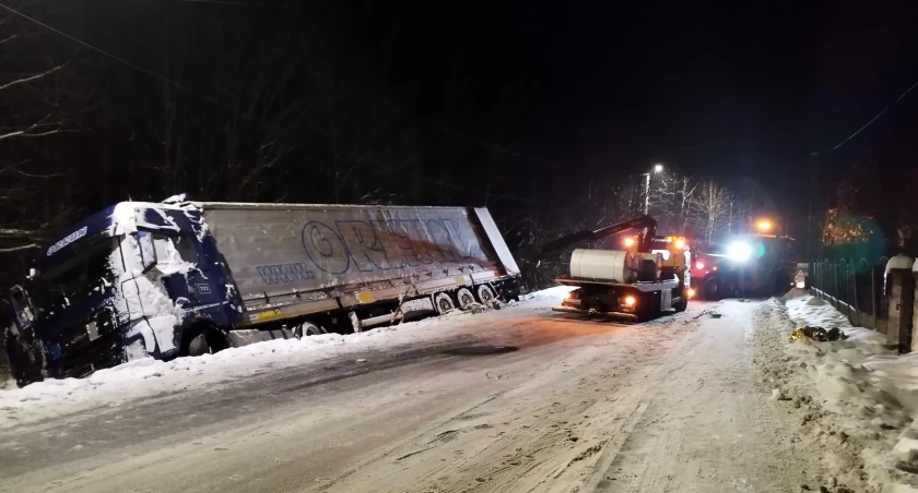Krzeszów: Zablokowana droga powiatowa! (video)