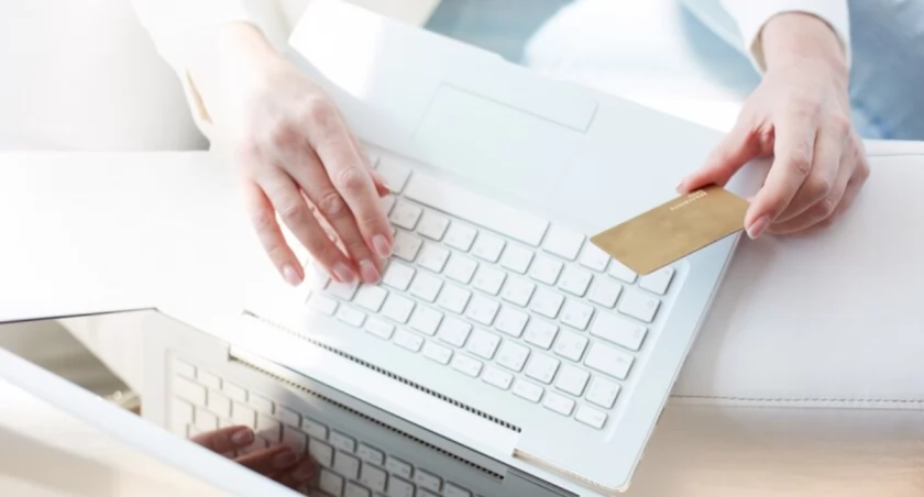 Bezpieczne zakupy online – jak chronić się przed oszustami?
