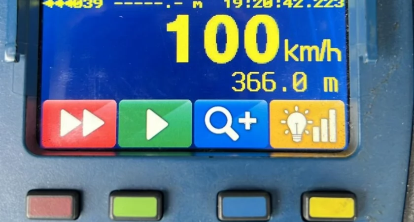 Prędkość 100 km/h w mieście:- nieodpowiedzialnej jazdy 21-latka