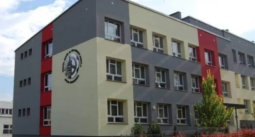 Więcej uczniów, więcej etatów w szkole