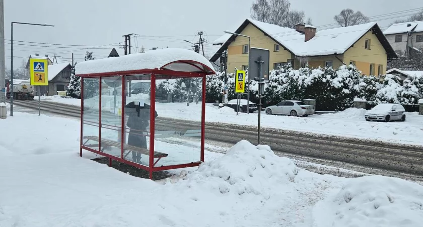 Zbyt mało kursów komunikacji publicznej w powiecie