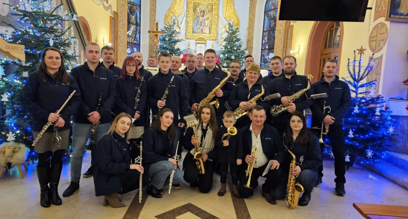 Orkiestra ze Skawicy: Nowe brzmienie tradycji w Kościele Parafialnym (wideo)