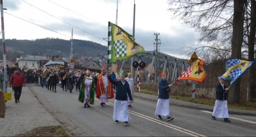 Orszak Trzech Króli w Suchej Beskidzkiej 