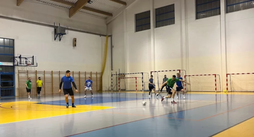 Lider i wicelider delikatnie odskoczyli 