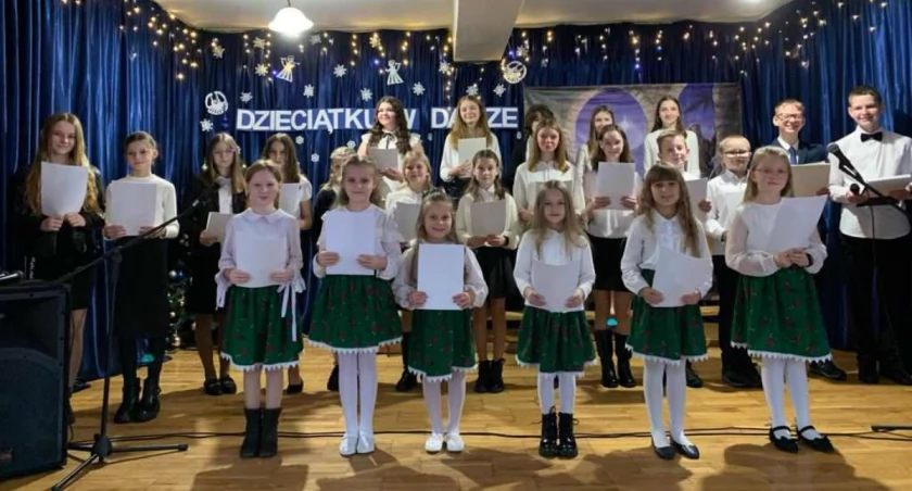 Kolędowy koncert uczniów Szkoły Podstawowej w Jachówce