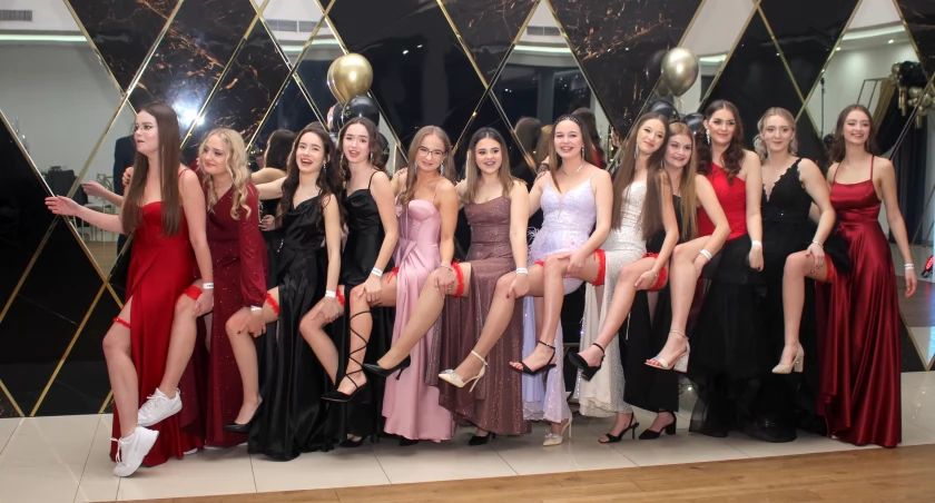 Studniówka Zespołu Szkół im. bł. ks. Piotra Dańkowskiego w Jordanowie – Bal Pełen Wrażeń i Elegancji