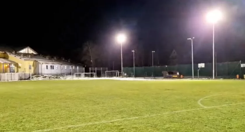 Na stadionie nocą jasno niczym w dzień 