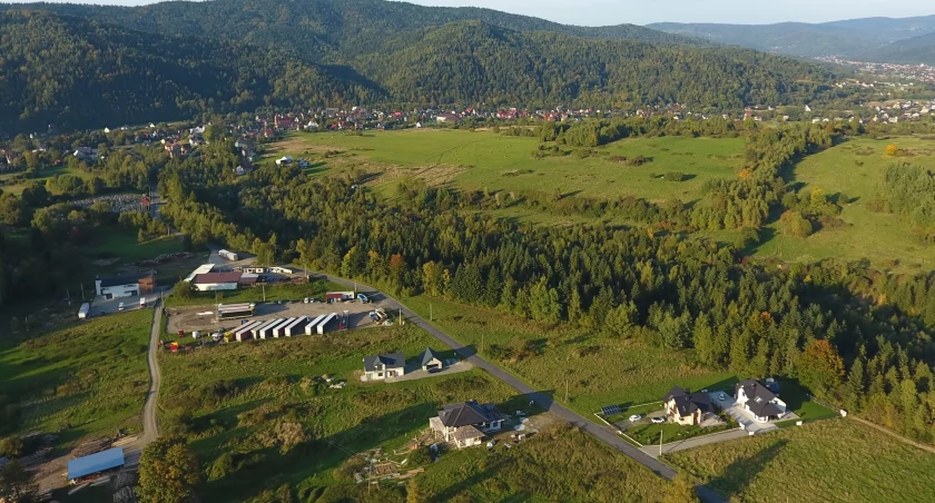 Powiat planuje remont drogi i budowę chodnika. Ale oczekuje pomocy od gminy 