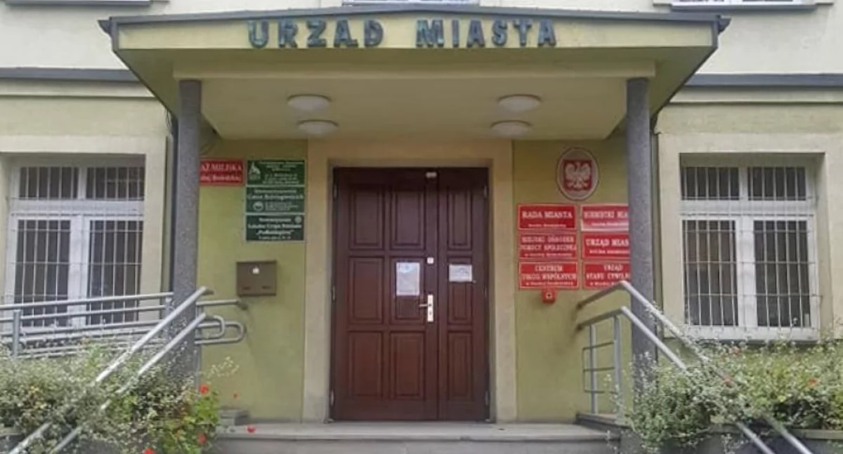 Sucha Beskidzka: Niemal nikt nie chce odkryć kart 