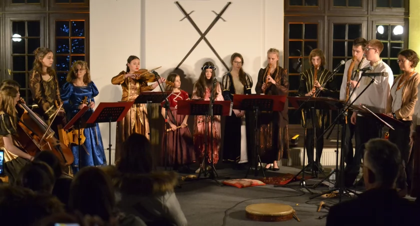 Kolędy staropolskie zabrzmiały na zamku suskim (wideo)