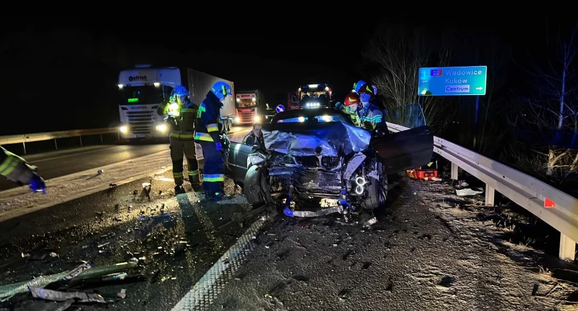 Wypadek na drodze krajowej 28! Dwie osoby poszkodowane