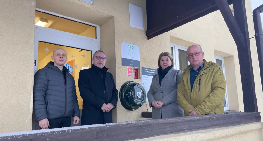 Automatyczny Defibrylator Zewnętrzny dla Pewelki i Huciska