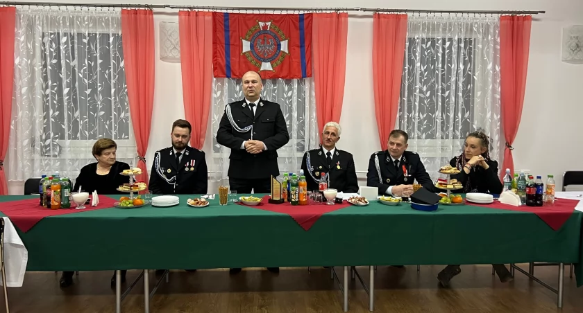 Zarząd OSP Wysoka: Zarząd z absolutorium, strażacy z odznaczeniami 