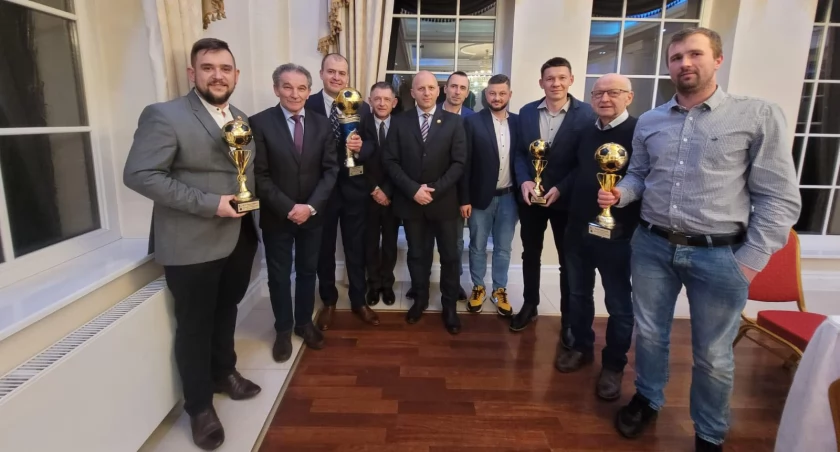 Sędziowie z powiatu suskiego docenieni i nagrodzeni