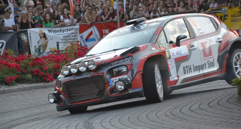 Dołącz do organizacji Valvoline Rajdu Małopolski 2024 i przyjrzyj się rundzie Rajdowych Samochodowych Mistrzostw Polski z bliska!