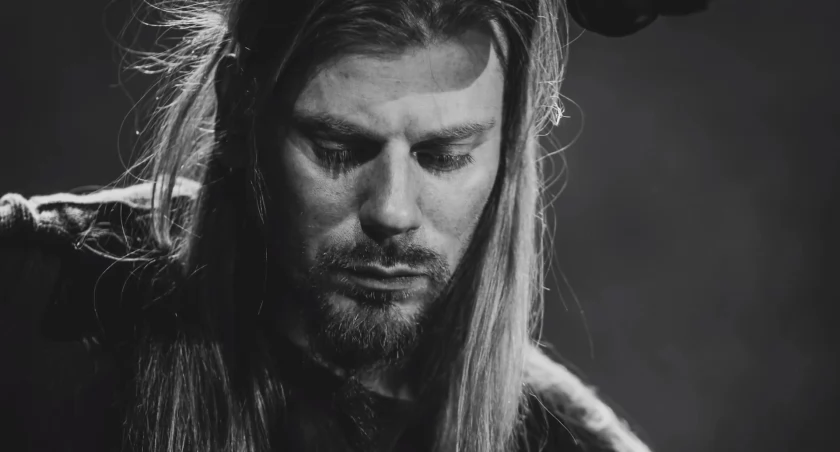 Mieszko Krzyś i jego nowy cover „Wicked Game” Chrisa Isaaka 