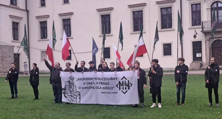 Ulicami Suchej Beskidzkiej przeszedł I Marsz Żołnierzy Wyklętych 