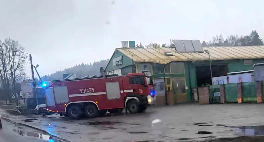 Poranny pożar w Jordanowie postawił służby na nogi 
