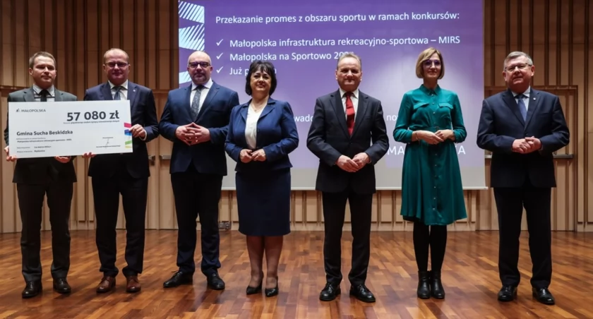 Powiat Suski z dobrą passą: Dotacje na rozwój sportu i infrastruktury