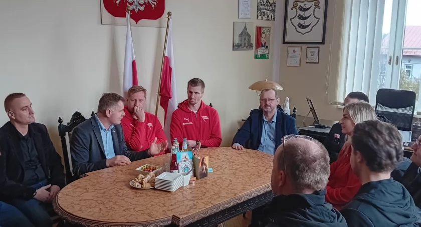 Kamil Glik spotkał się z jordanowską młodzieżą i władzami miasta