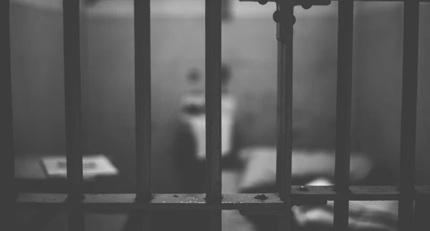 Postępowanie karne a cywilne – czym się różnią?