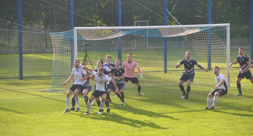 V-LIGA: Piekarczyk na wagę trzech punktów i wesołych świąt w Białce