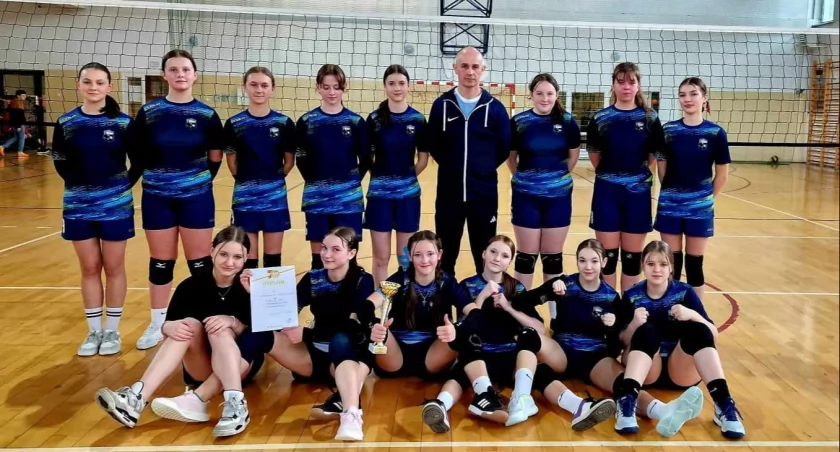 Dziewczyny z SP1 Zawoja meldują się w finale wojewódzkim w siatkówkę