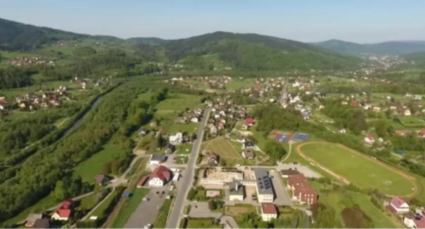 Stryszawa - Rafał Lasek z dużym poparciem wprowadza 12 radnych do rady gminy