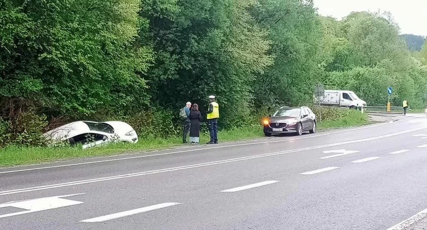 Kraksa na skrzyżowaniu dróg krajowej i wojewódzkiej 