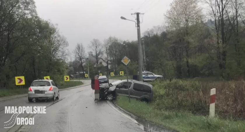 Wjechała peugeotem w słup 