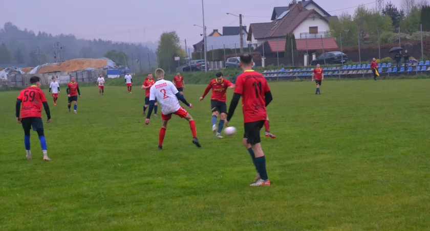 (FOTO, VIDEO) Puchar Polski: Unia Naprawa wykonała krok ku Lidze Konferencji i grze na Stadionie Narodowym