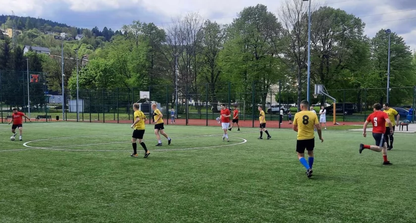 Faworyci nie zawiedli. Hit dla Mucharz Team 