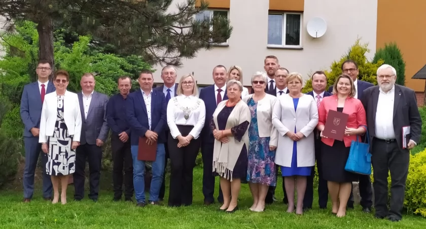 Budzów: Radni i wójt wypowiedzieli „ślubuję”. Kto przewodniczy radzie, a kto komisjom?