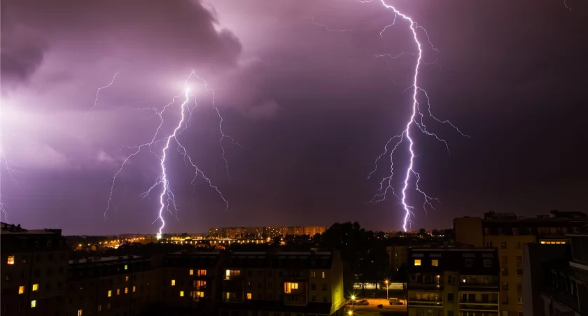 Gdzie i po co stosuje się maszty odgromowe?