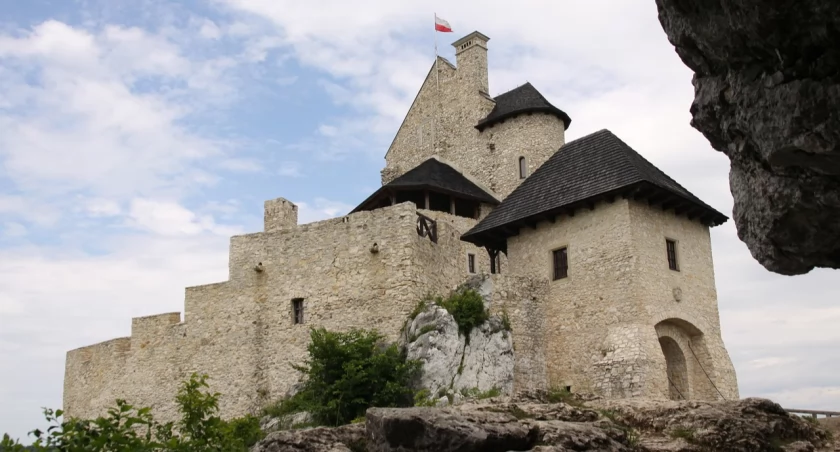 Noclegi Mirów. Gdzie warto zatrzymać się w tej miejscowości?