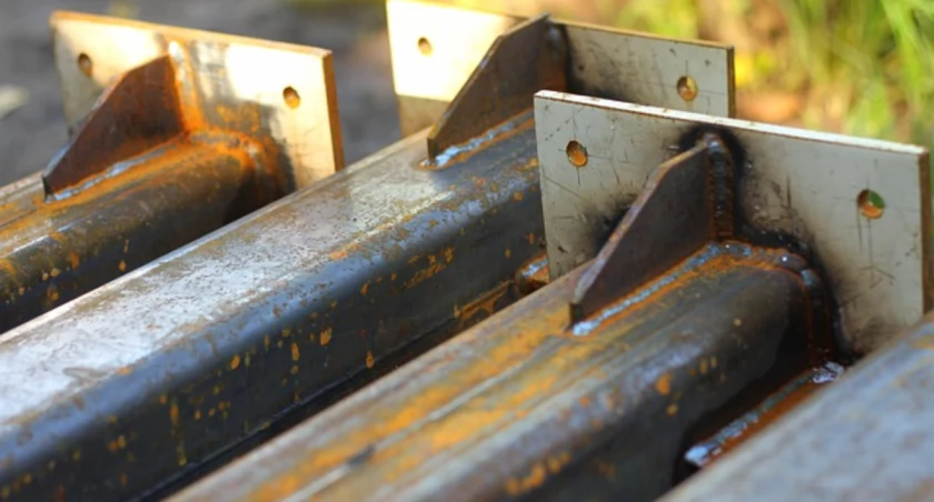 Śrutowanie i malowanie - etapy obróbki konstrukcji stalowych i metalowych
