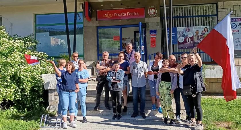 Strajk ostrzegawczy w Poczcie Polskiej: Pracownicy domagają się podwyżek i godnych warunków pracy